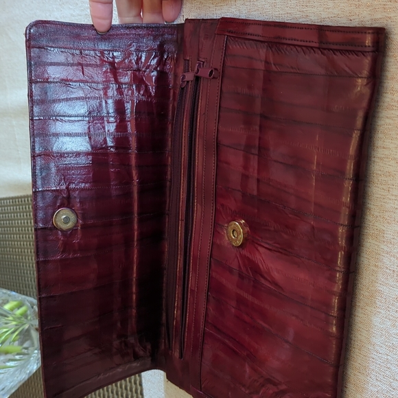 Vintage Red eelskin clutch - Picture 5 of 14
